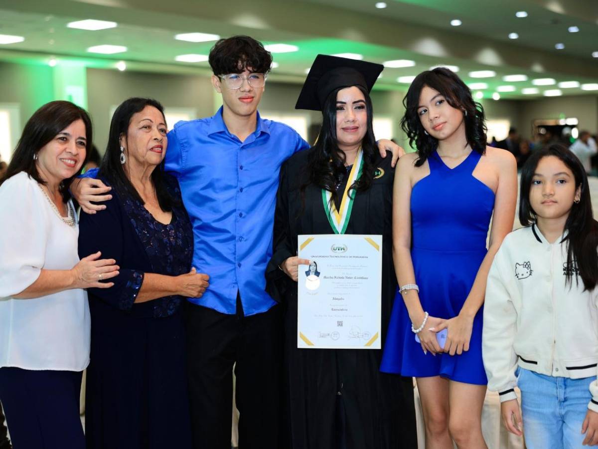 La graduación de la UTH celebra a 262 nuevos profesionales