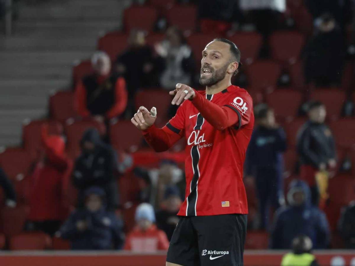 Bota de Oro 2025-26: Triplete de goleador amenaza a Mbappé, Haaland y Kane