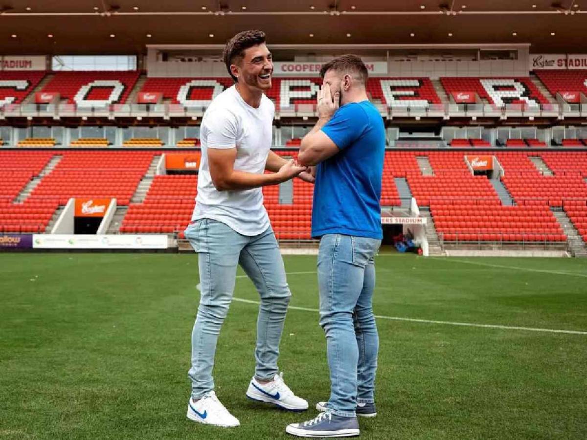 Futbolista salió del clóset y denuncia lo que le hizo su equipo: era homófobo