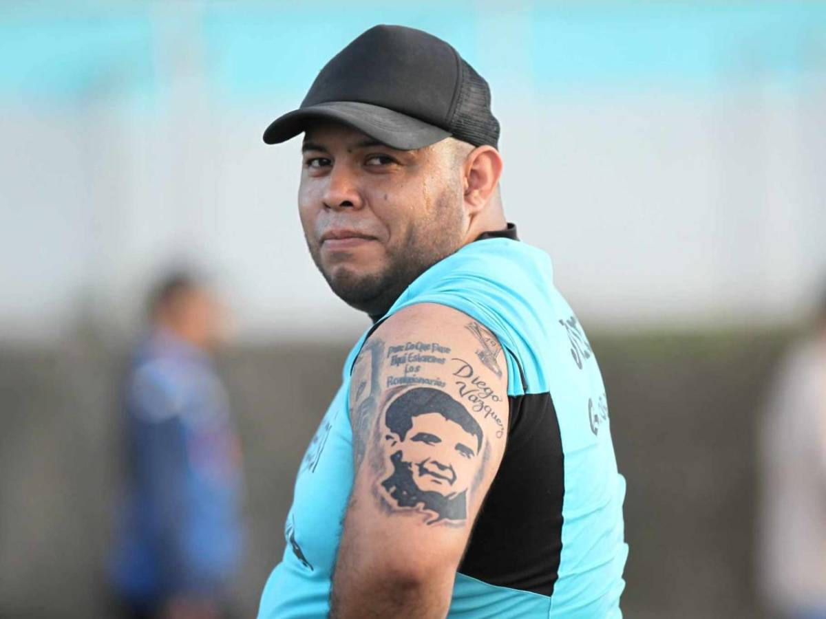 Bellas chicas adornan el Motagua vs Olimpia: ¿Laura Meza en el estadio?