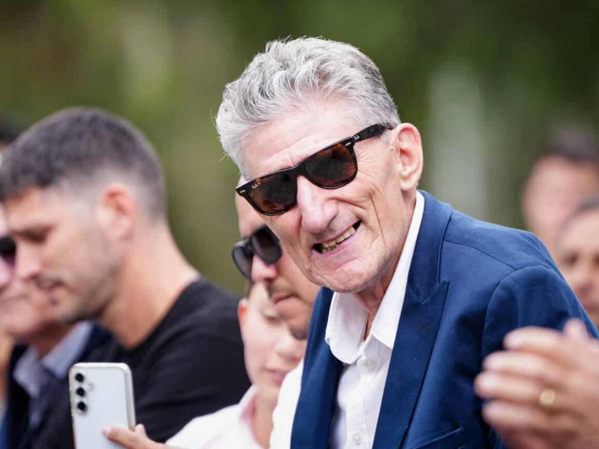 Esposa de famoso técnico impacta con relato sobre rara enfermedad que sufre el DT: Nunca se dio cuenta