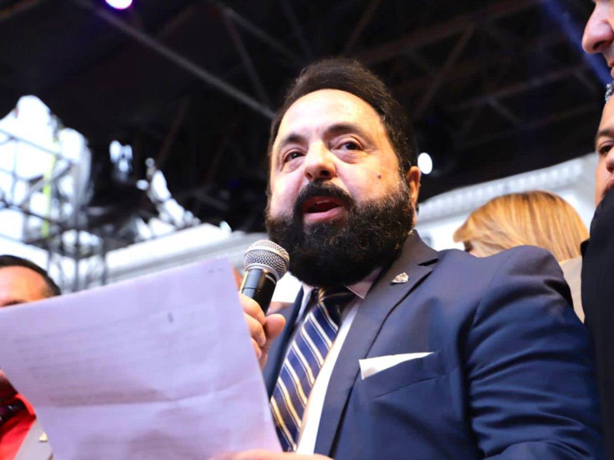 Luis Redondo se queja de la comida del Congreso Nacional: No es buena