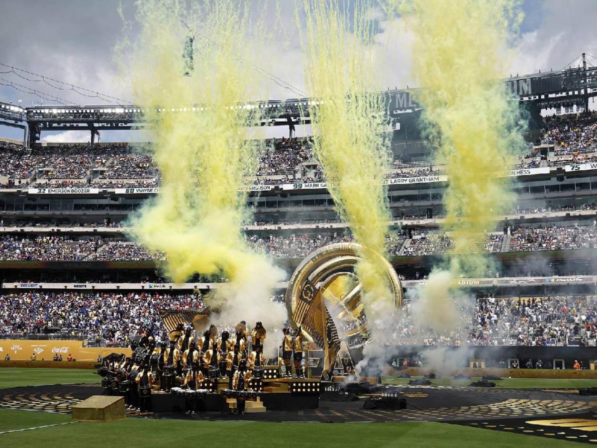 Luis Enrique perdió el control, agresión, zafarrancho y Chelsea humilló al PSG