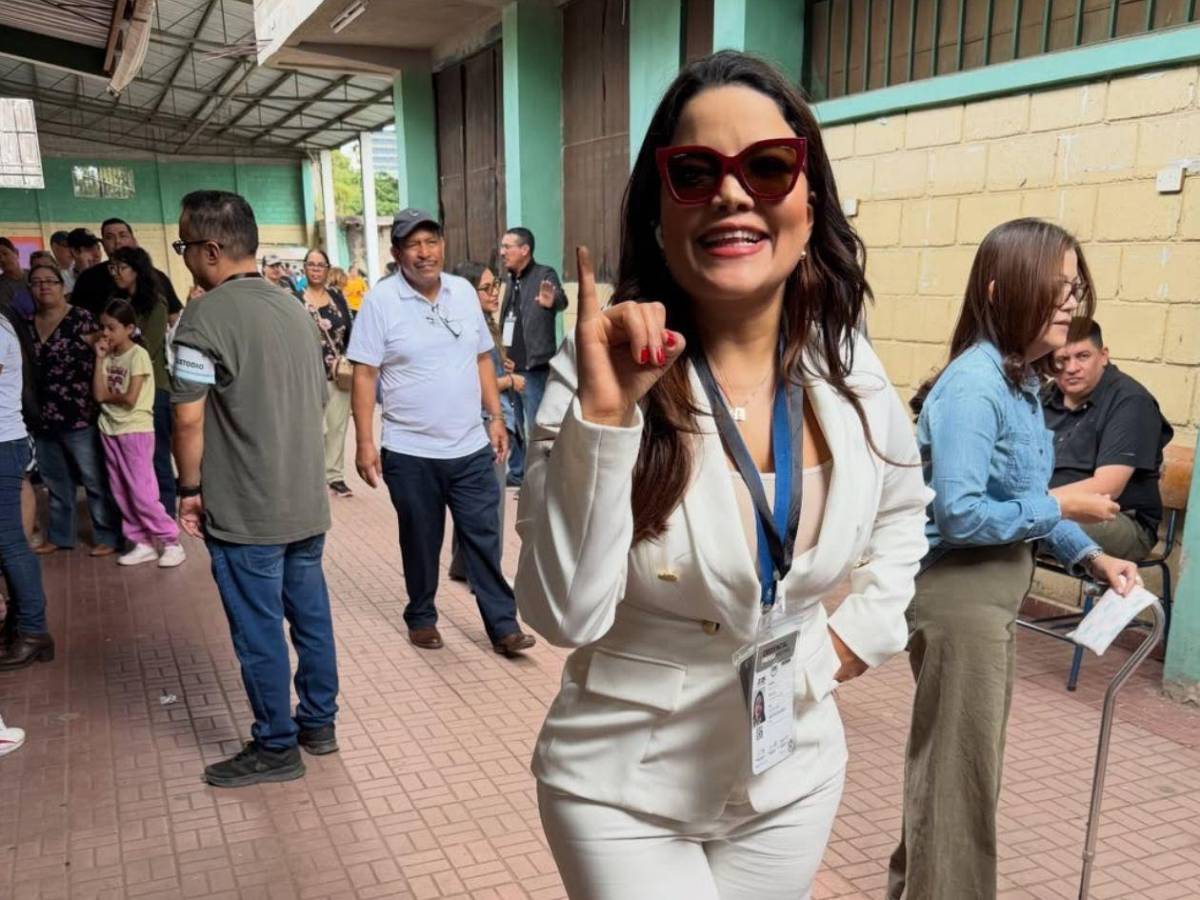 Hijos de Morazán, pastor German Ponce e influencers ejercen su voto