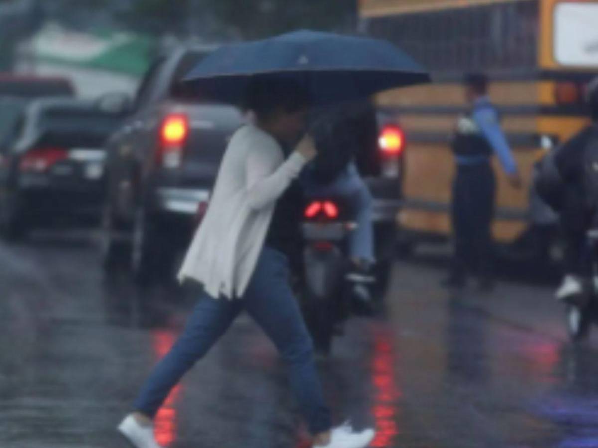 Saque paraguas: Vaguada ingresará al país y dejará lluvias en estas zonas