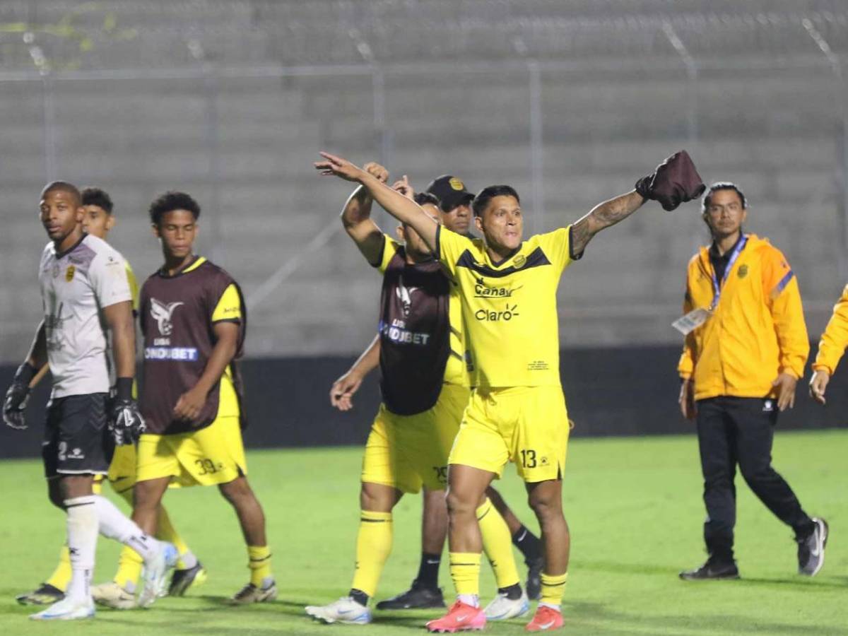 Felicidad de Real España, enfado en Motagua, pelea de jugadores y bellas chicas