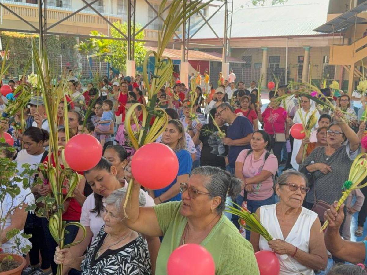 Así se vivió la tradicional procesión del Domingo de Ramos en SPS
