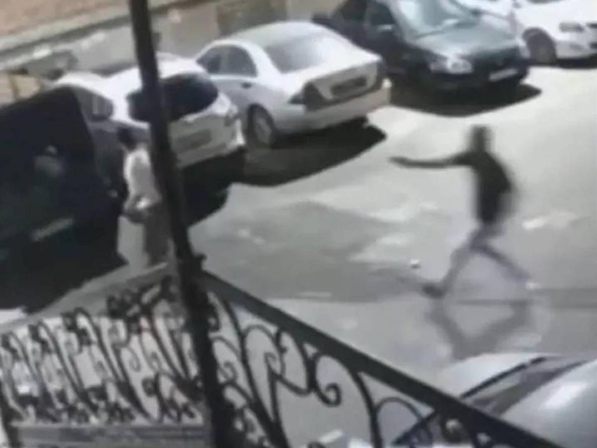 Atacan a balazos a famoso campeón de MMA en la puerta de su casa: recibió cinco disparos