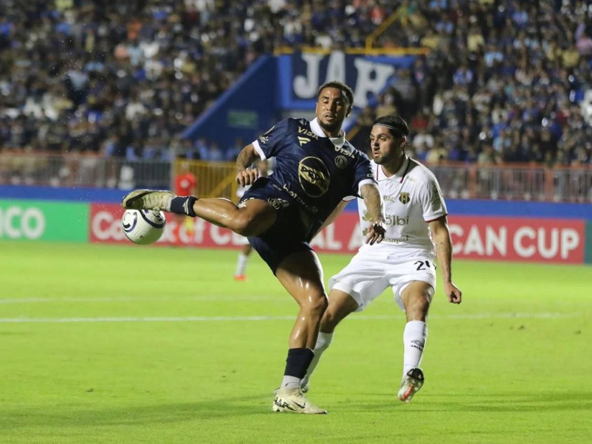 Motagua decepciona, la pelea de Javier López y la hermosa tica del Alajuelense que cautivó