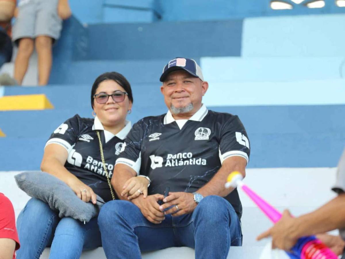 Victoria vs Olimpia: Linda chinita, show de la Ultra, ¿quién es la chica de azul?