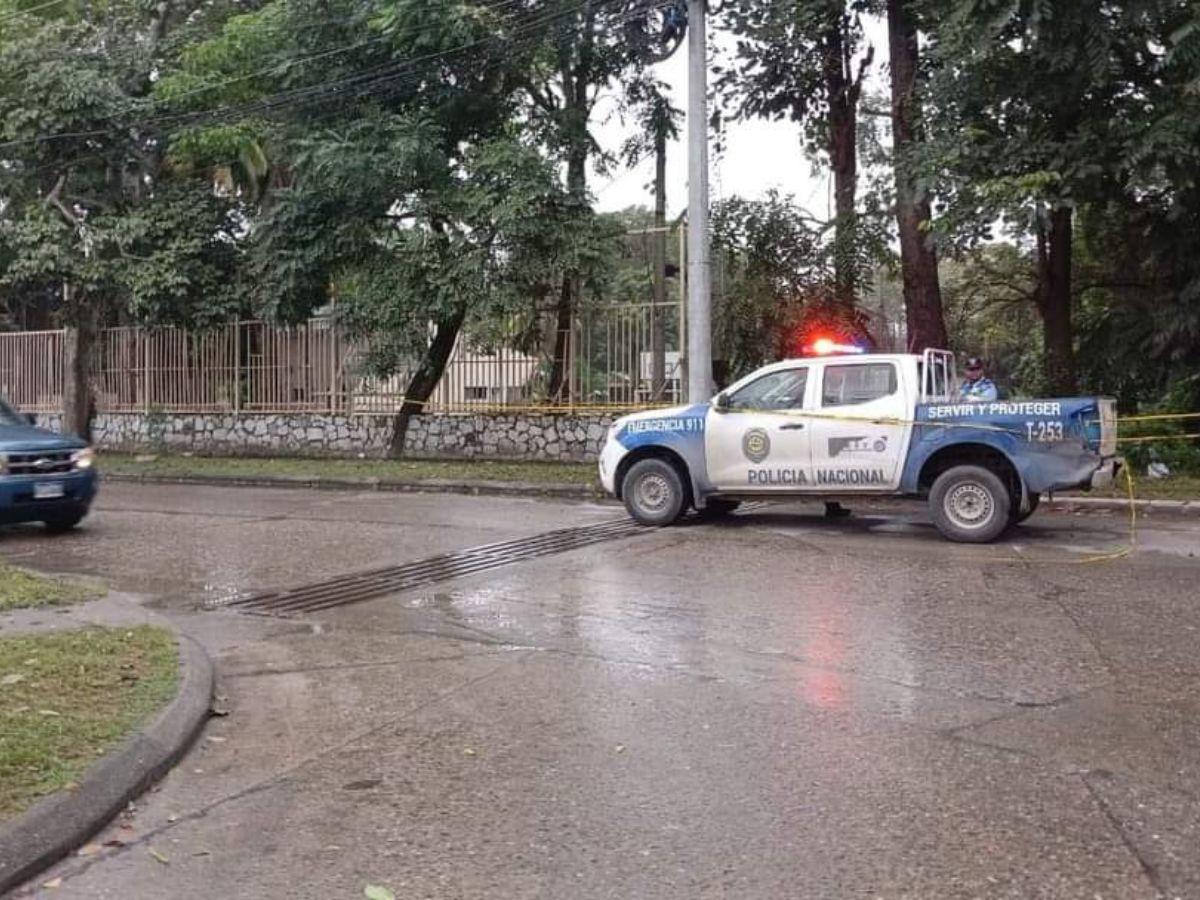 Muere motociclista al impactar contra árbol en San Pedro Sula