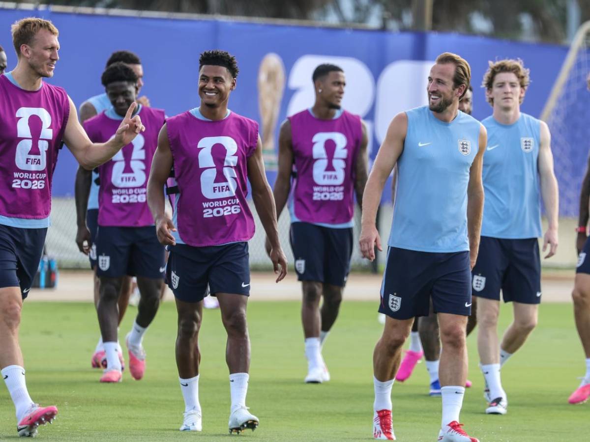 Hombre armado irrumpe concentración de Inglaterra en pleno Mundial: Así terminó el susto