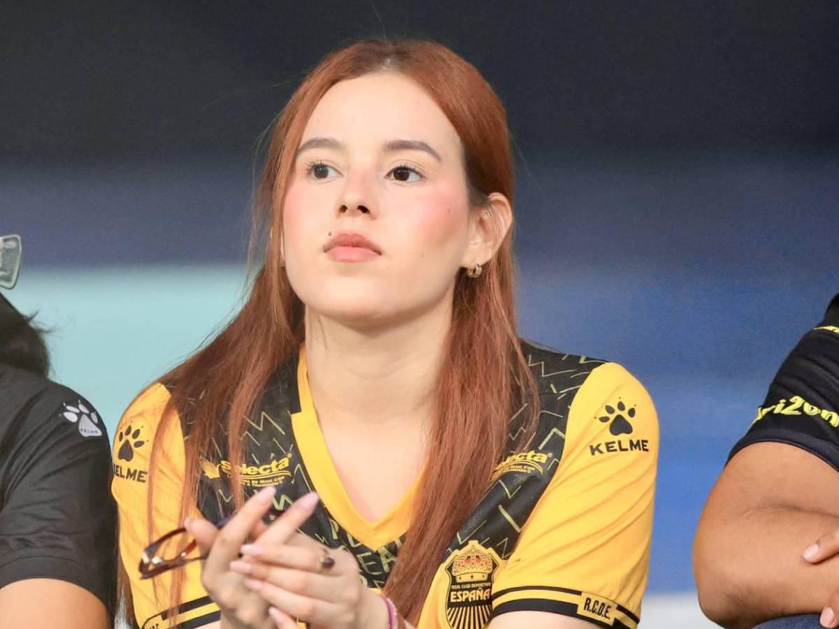 Las famosas y lindas aficionadas del Olimpia y Real España: ¿una japonesa?