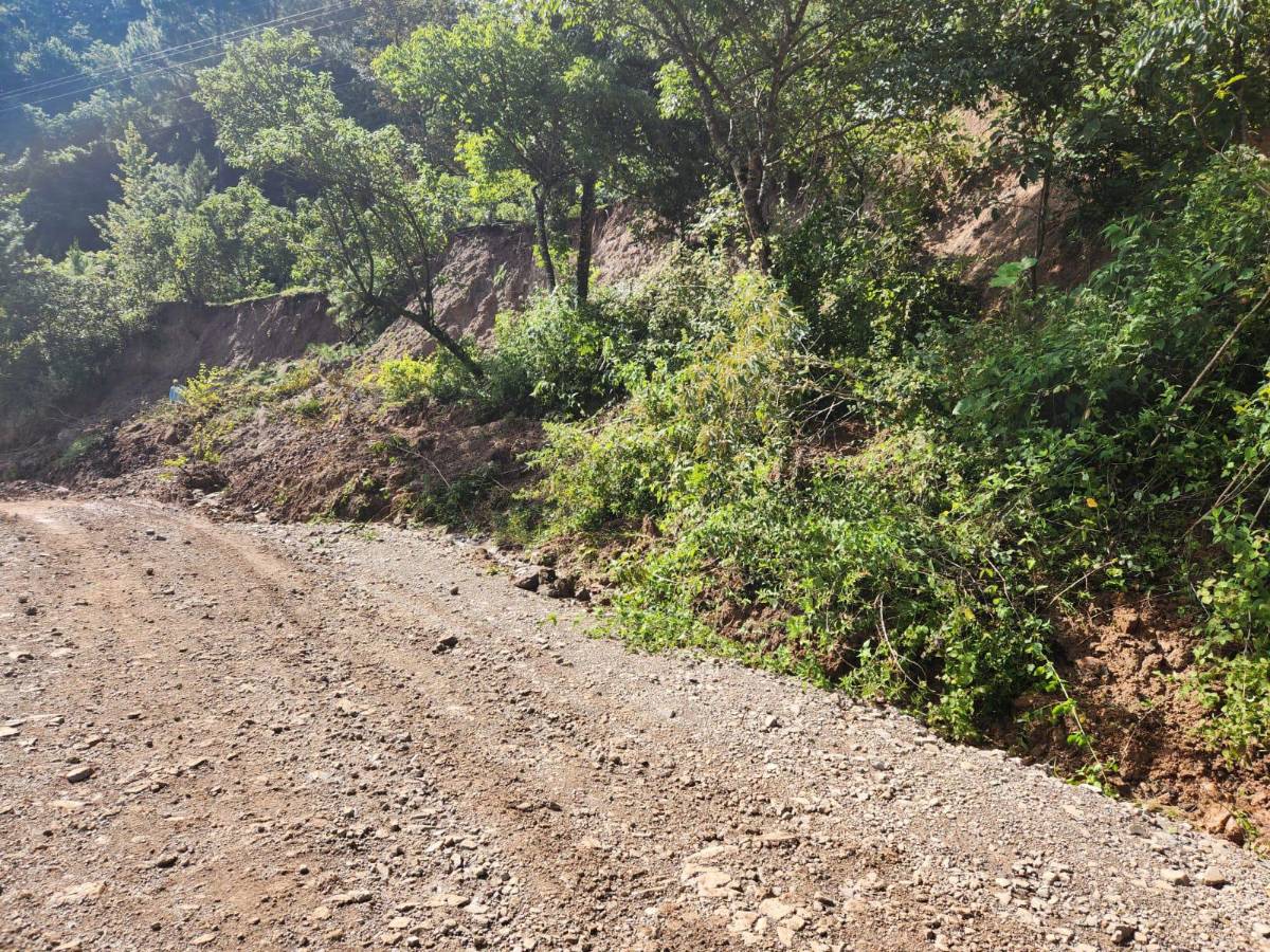Lluvias provocan estragos en carretera de Erandique, Lempira