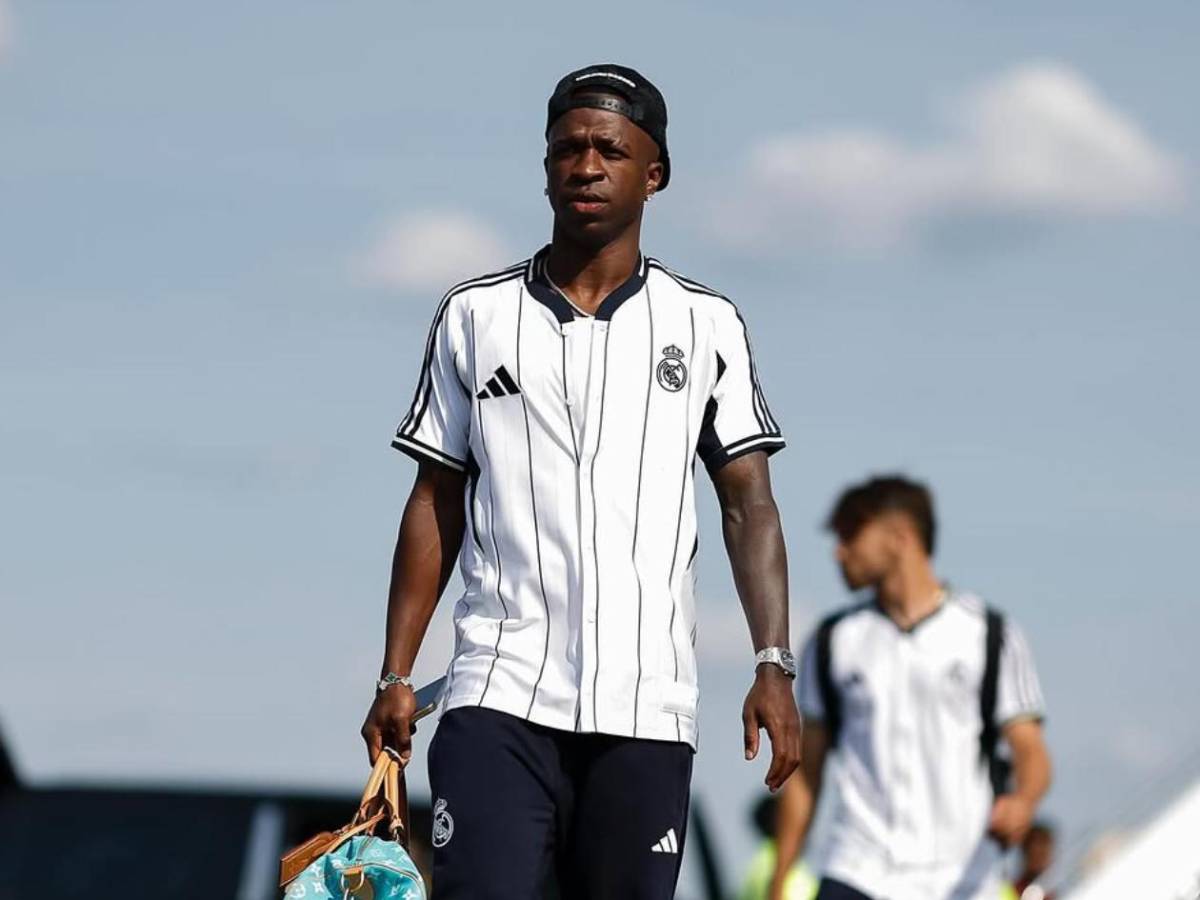 Vinicius es captado infraganti con famosa y ex de ella estalla: Es más feo