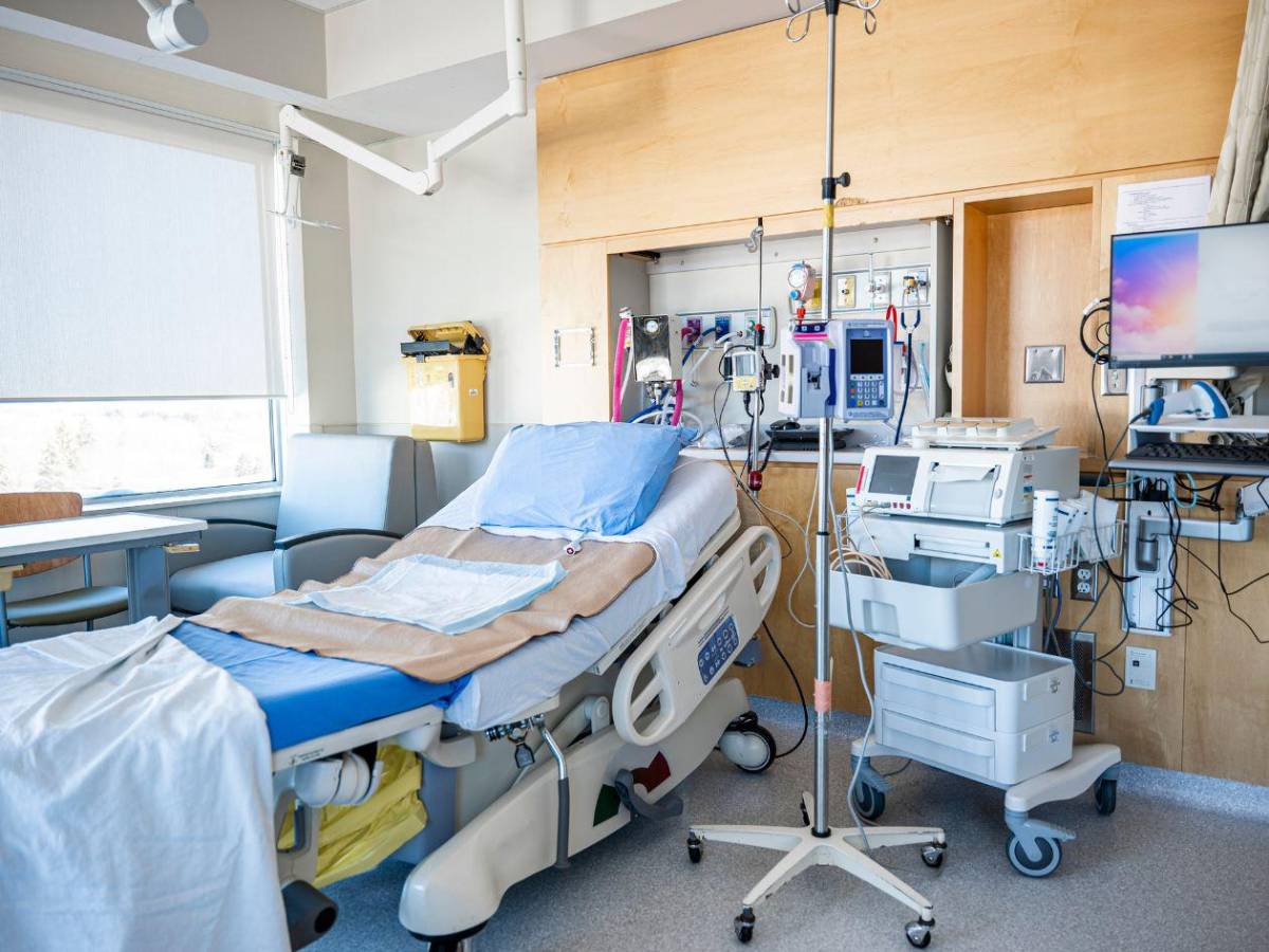 Conmoción: mueren dos hermanitas tras ser halladas inconscientes en una piscina