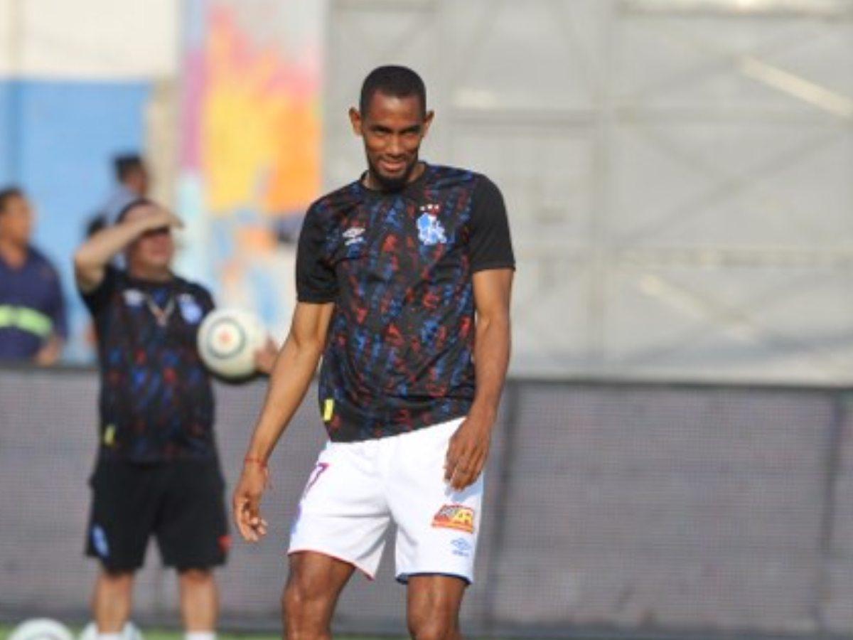 Bengtson habla del regreso al liderato y posible llamado a la selección