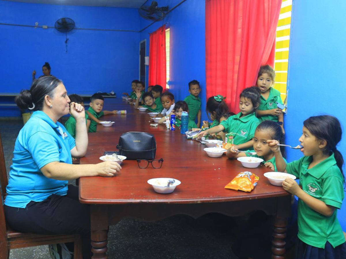 De la basura a los sueños, niños encuentran esperanza y educación en Brazos de Jesús