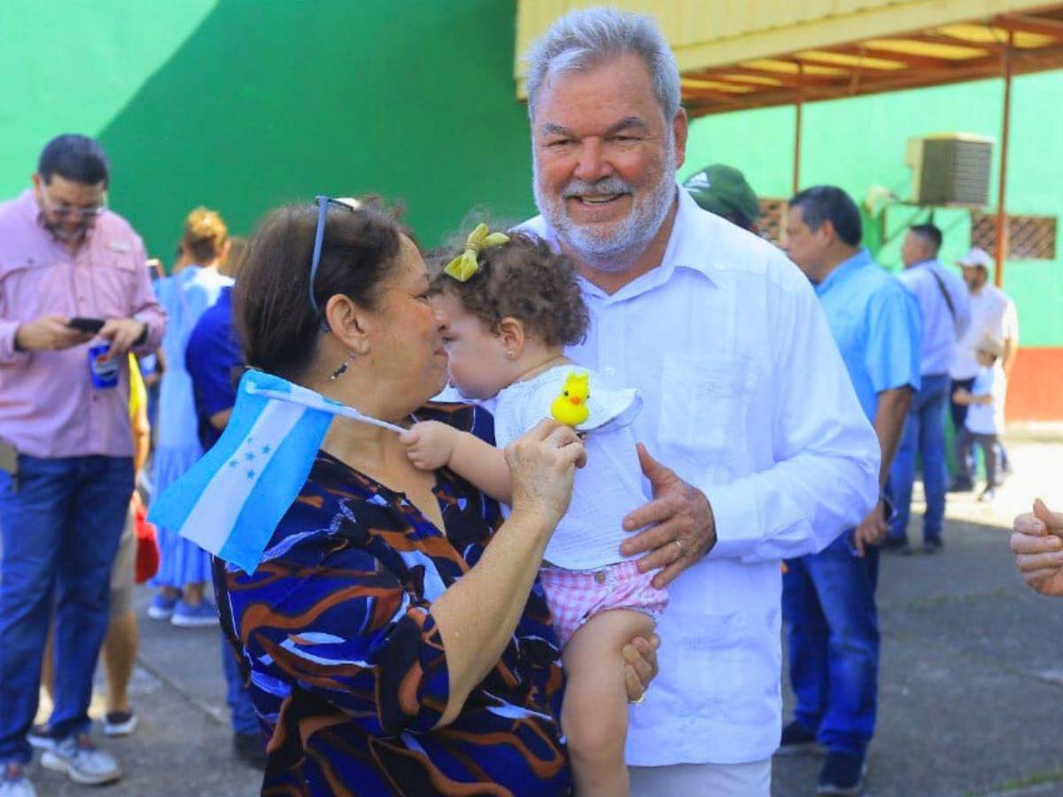 Momentos emotivos del Pollo Contreras en su triunfo electoral