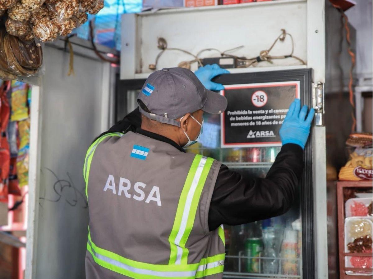 ¿Qué irregularidades detectó Arsa en negocios de alimentos y farmacias?