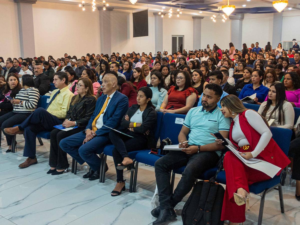 “Abordaje psicológico forense de los divorcios conflictivos y los procesos de guardia y custodia en los hijos”, fue el tema central del congreso.