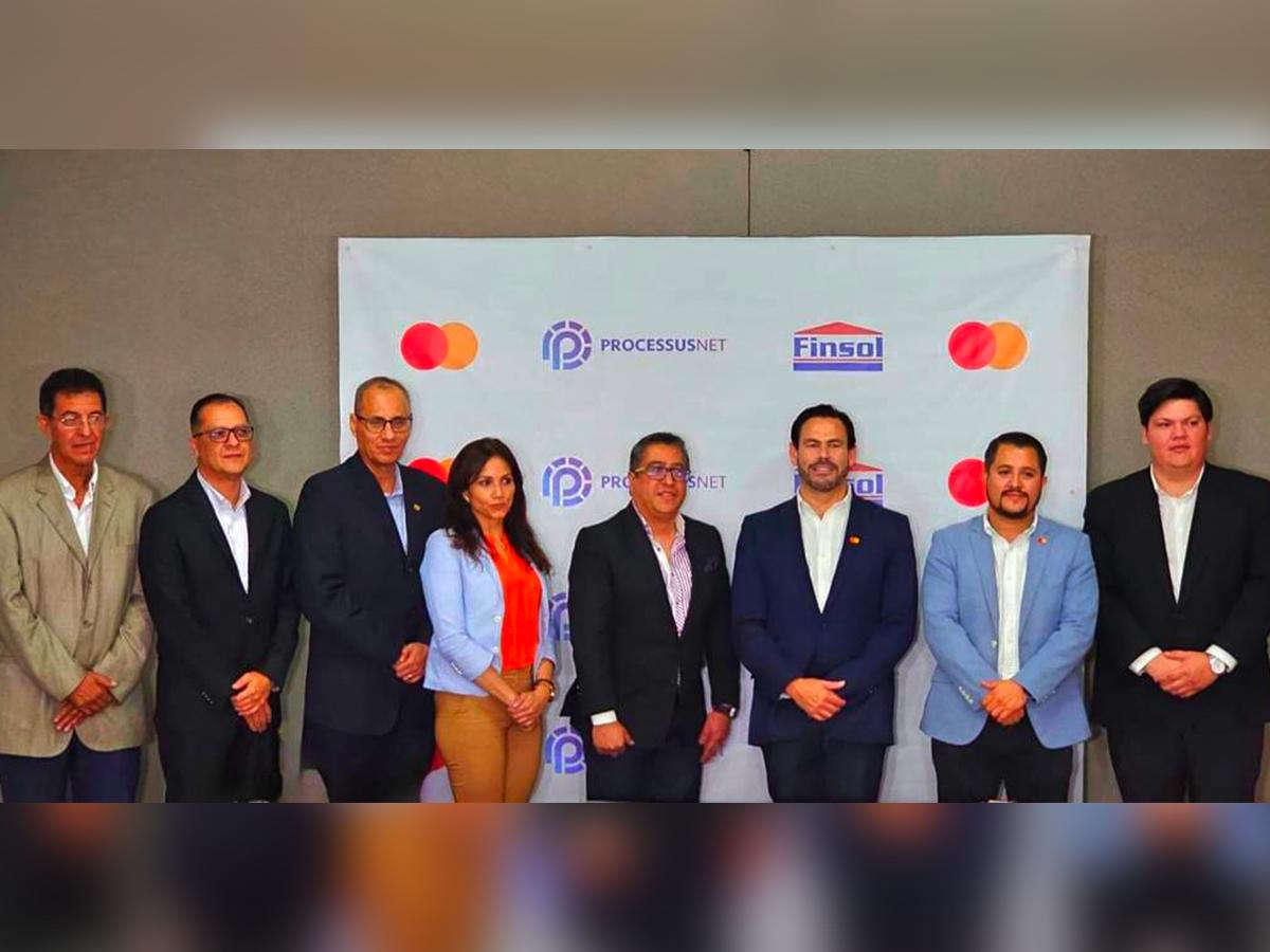 Finsol y Mastercard ofrecerá nueva tarjeta de débito para beneficiar a sus clientes
