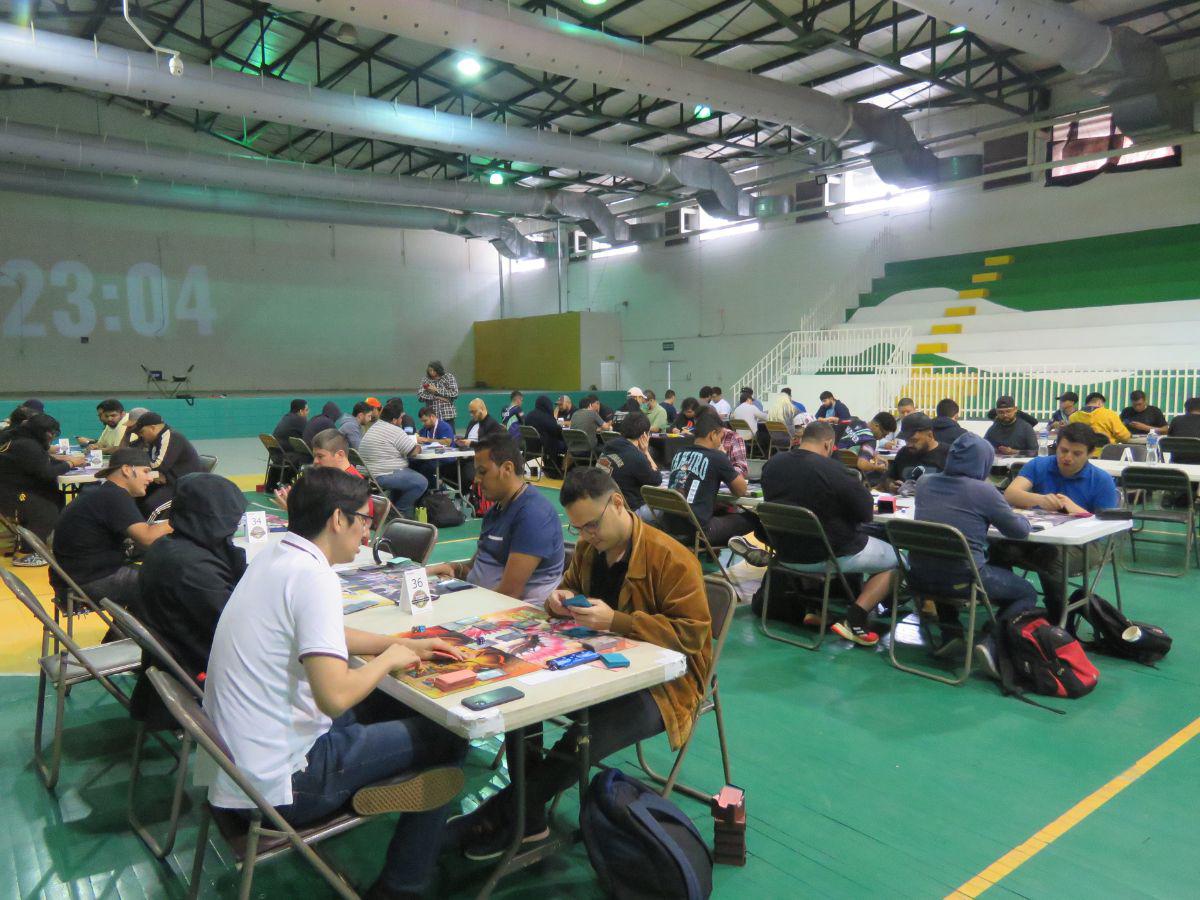 Con casa llena, el Gimnasio Municipal fue nuevamente testigo de las intensas partidas que se llevan a cabo bajo el formato oficial.