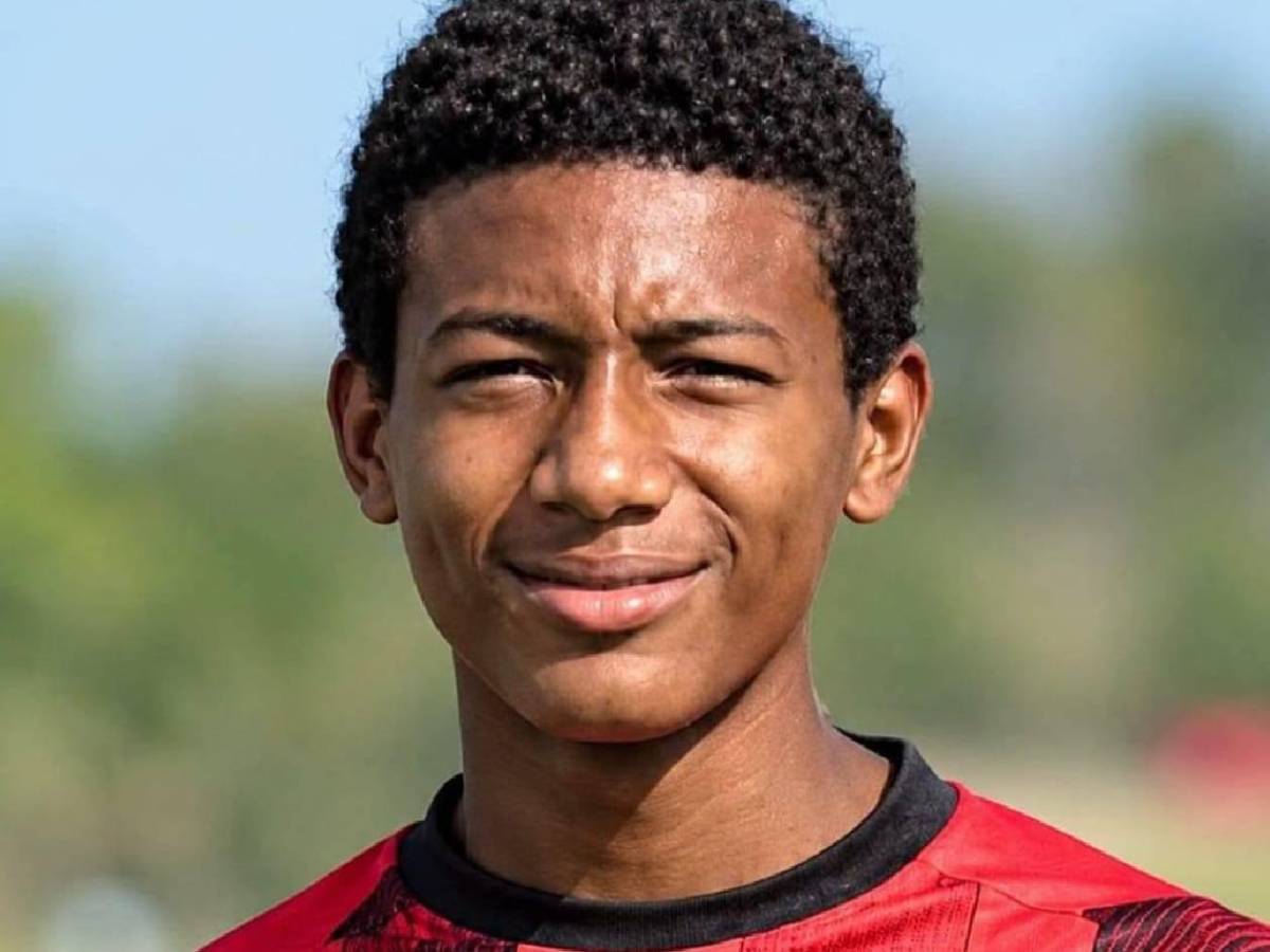 Conmoción en Choloma por asesinato de joven futbolista: Mataron a mi bebé