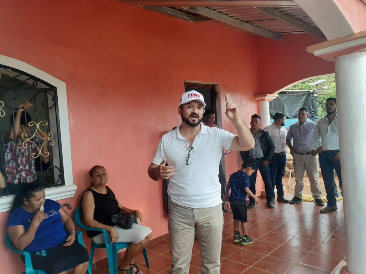 ¿Alianza? Captan a Yuri Sabas en reunión con jefe de bancada de Libre y revela lo que abordó