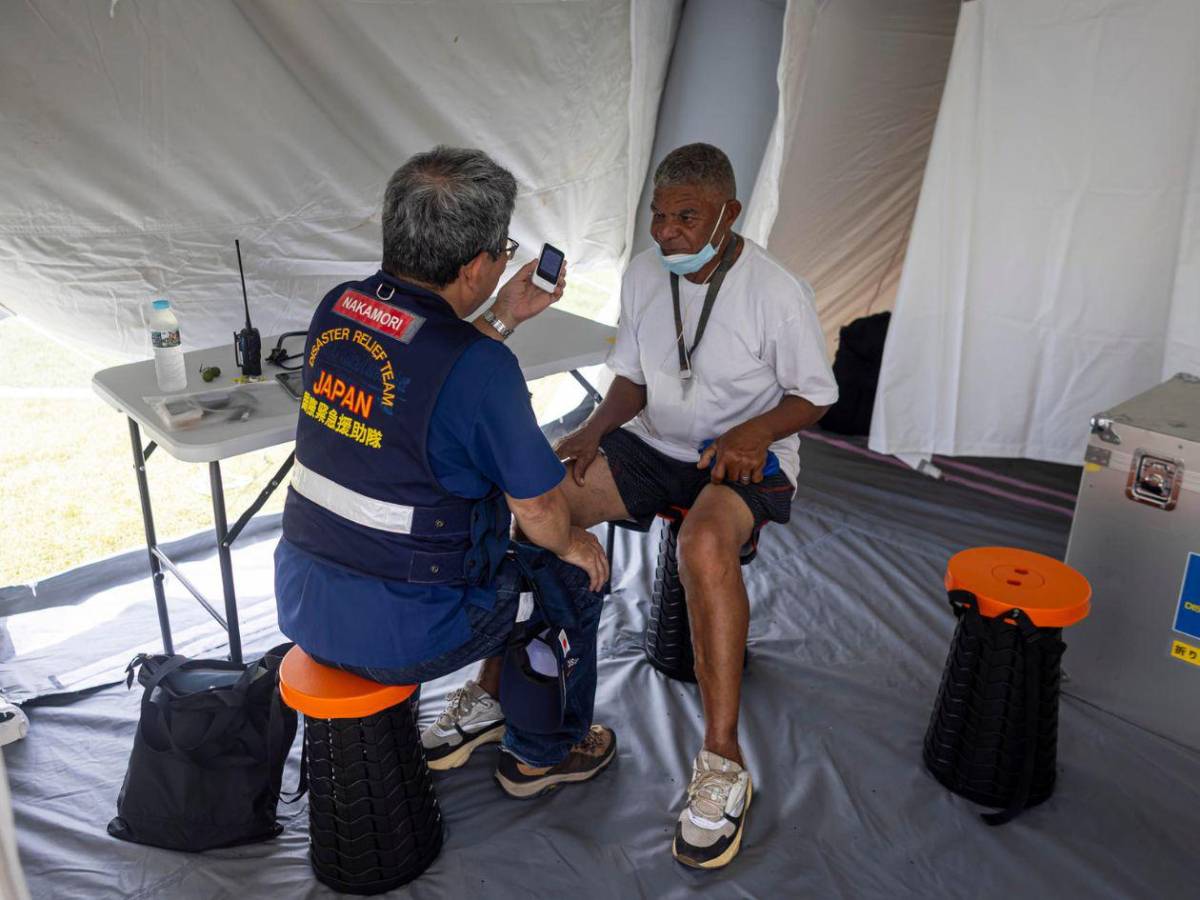Polvo de los escombros enferma a familiares que buscaban víctimas del terremoto en Venezuela