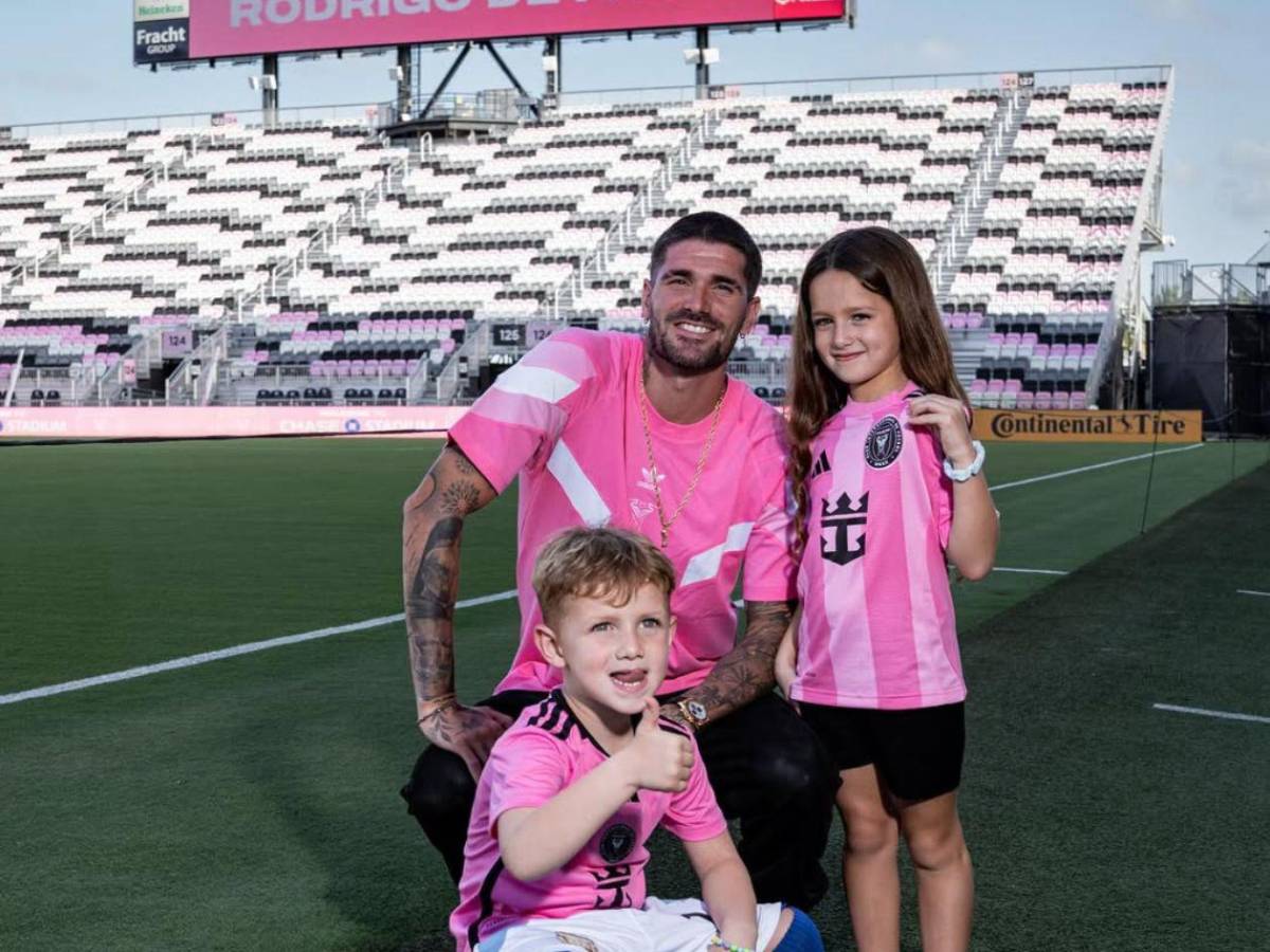 De Paul llegó a Miami: el motivo de su fichaje por el Inter y su dorsal