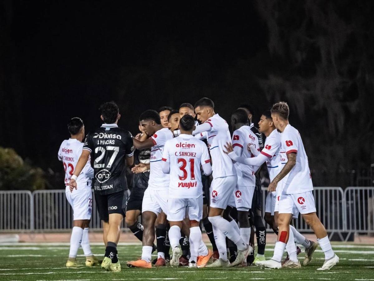 A los golpes Olimpia y Motagua: zafarrancho, expulsados y bellezas en New Orleans