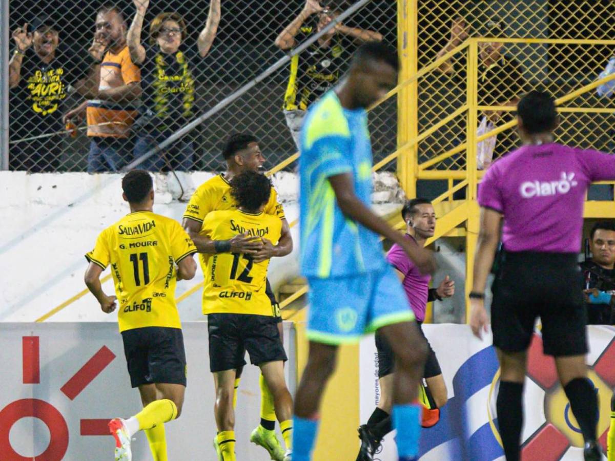 Bailes, locura del Real España, Pavón sorprendió, ¿qué pasó con Tilguath?