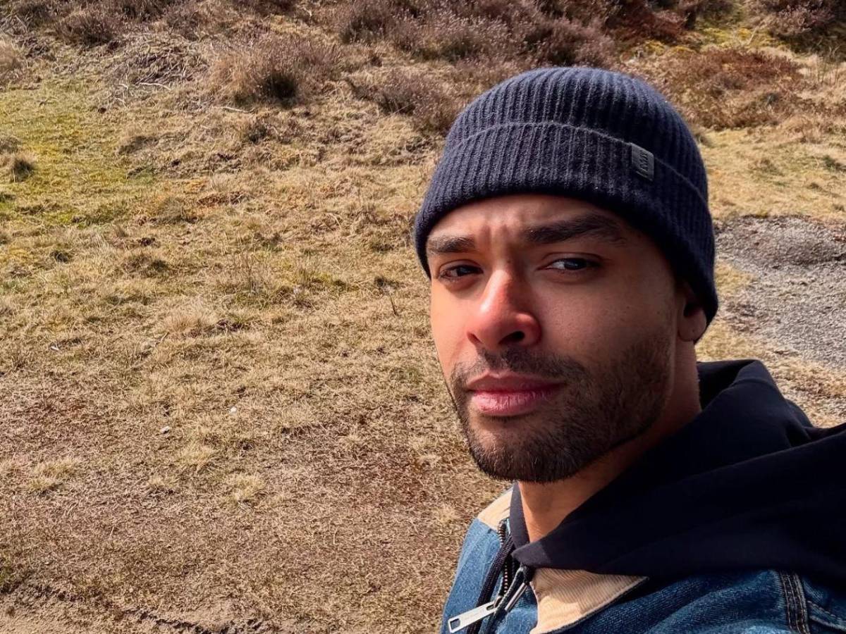 El Duque vuelve a la carga: Regé-Jean Page regresa a Netflix