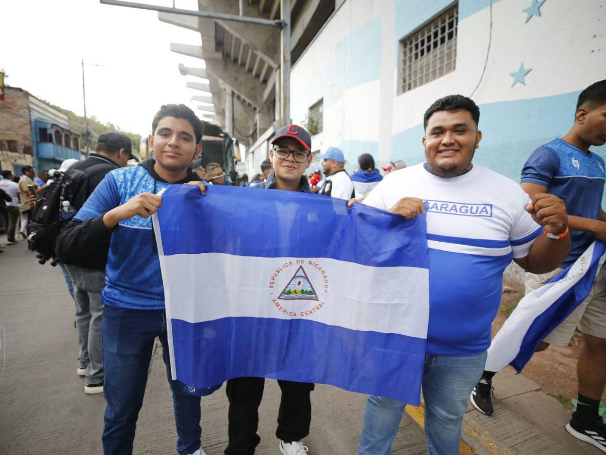 Infiltrados para el Honduras-Nicaragua, la Copa y reconocido DT presente