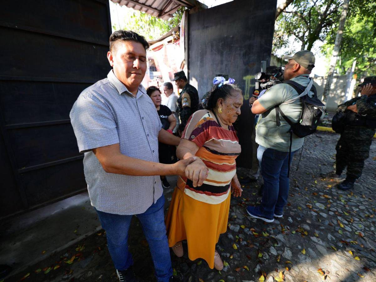 Retrasos y largas filas marcaron la mañana electoral en San Pedro Sula
