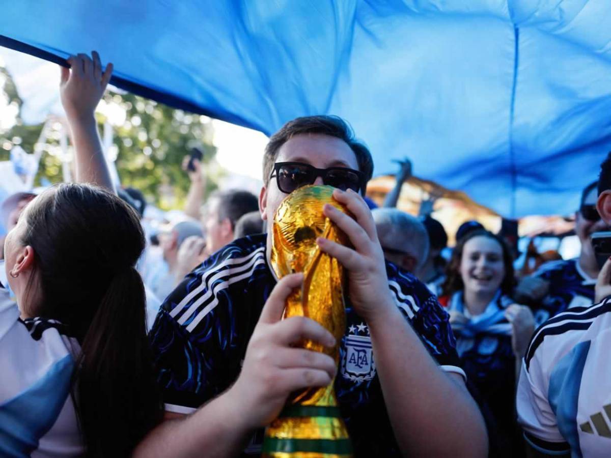 Show de Messi, su llanto, errores del VAR en Argentina - Argelia y Antonela robó miradas