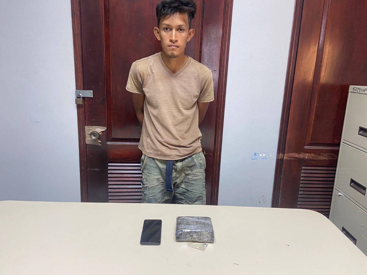Lo arrestan en La Ceiba llevando un kilo de cocaína