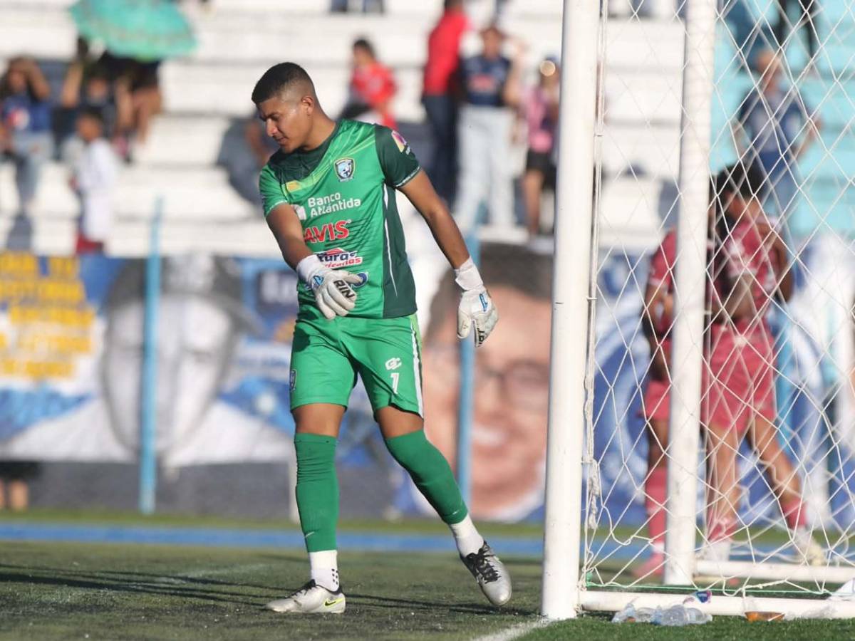 Rodrigo de Olivera destroza a Génesis, Elis sorprende y bella esposa de exfutbolista
