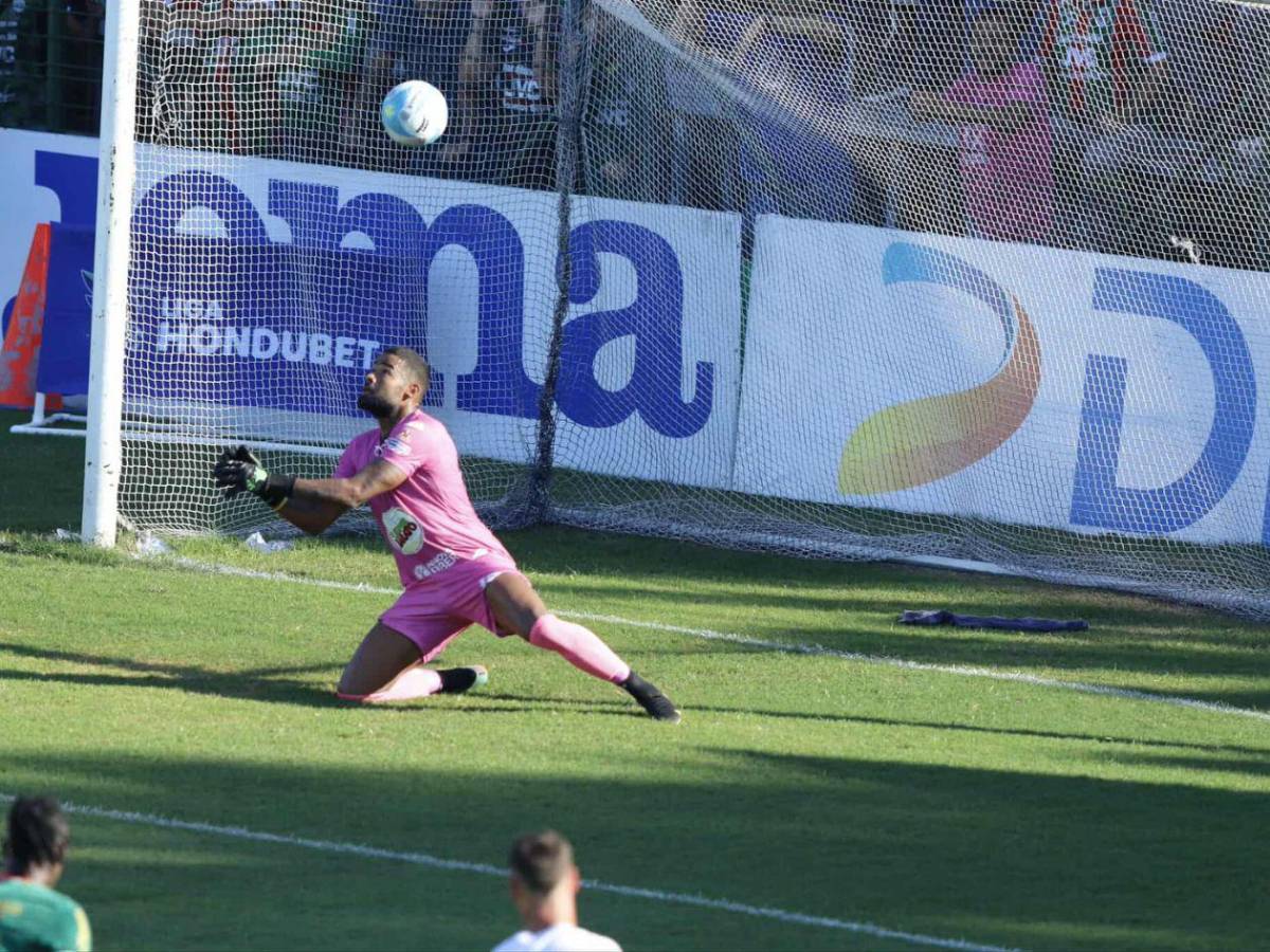 Rubilio con insólita expulsión, artista invitado y Marathón celebró