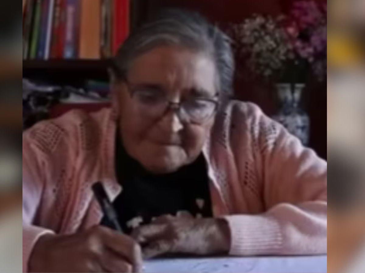 Abuelita de Cazzu aparece y conmueve con tierno mensaje para su nieta