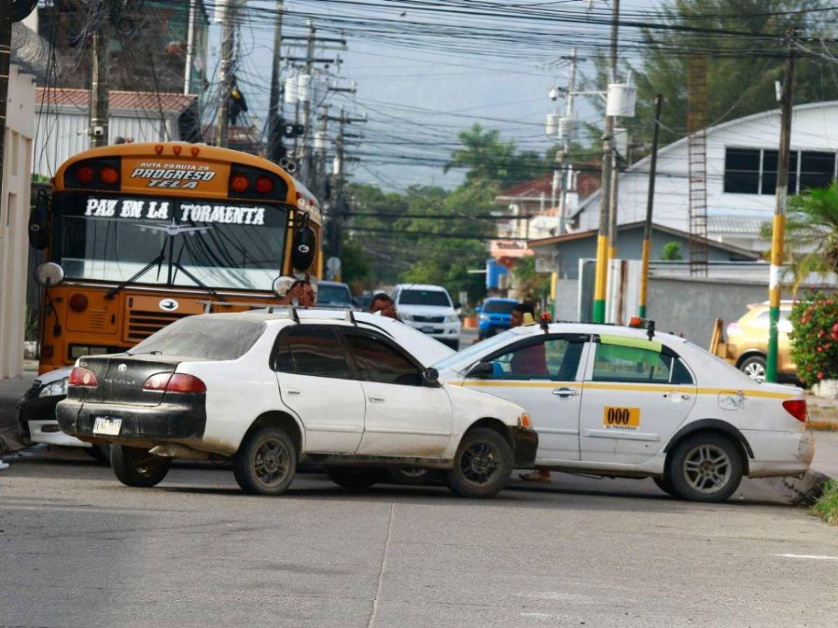 Taxistas cierran otra vez El Progreso; alcalde Alexander López convoca a reunión