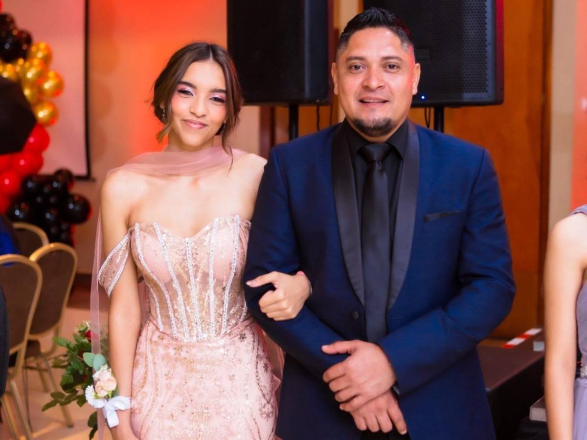 Seniors de la Saint Paul Academy celebran su logro académico