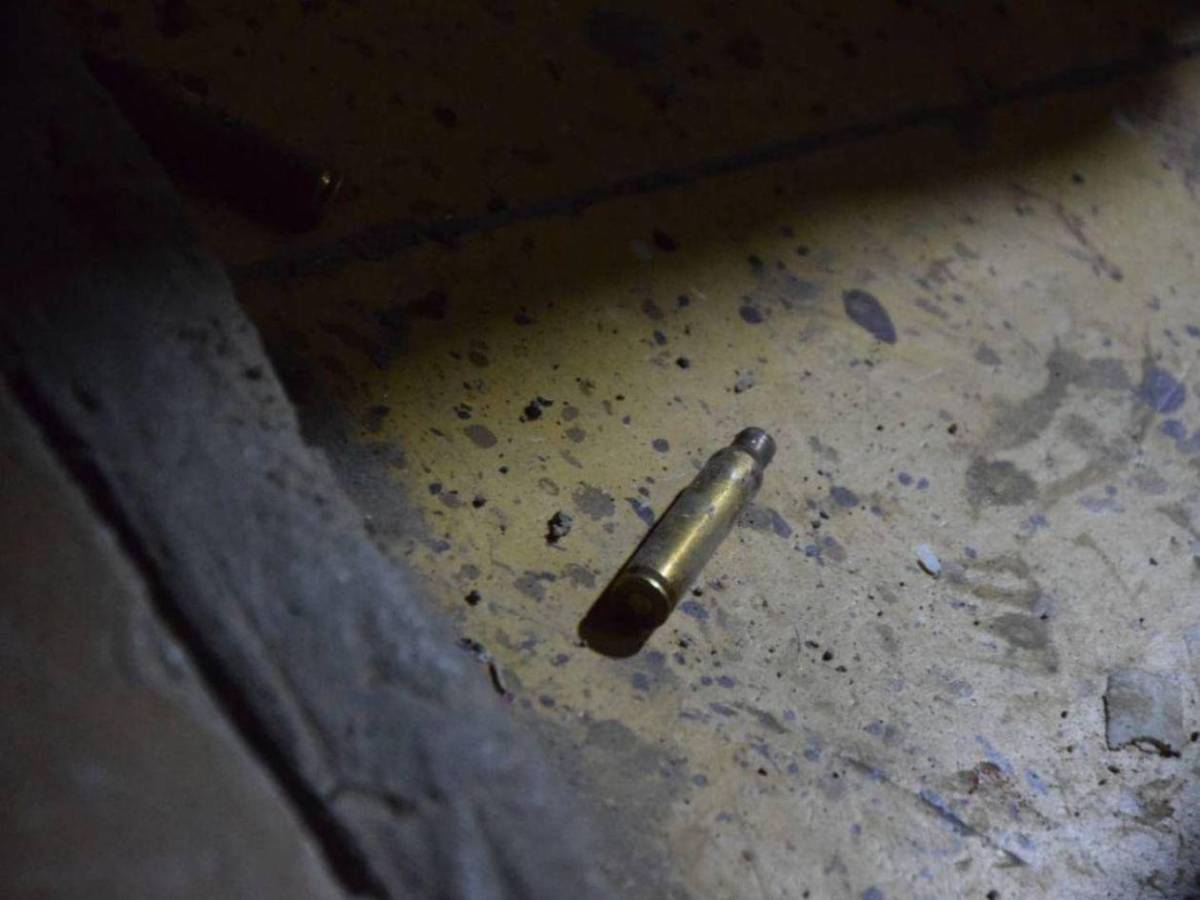 Terror en bar de la Buenos Aires: una mujer y dos hombres acribillados