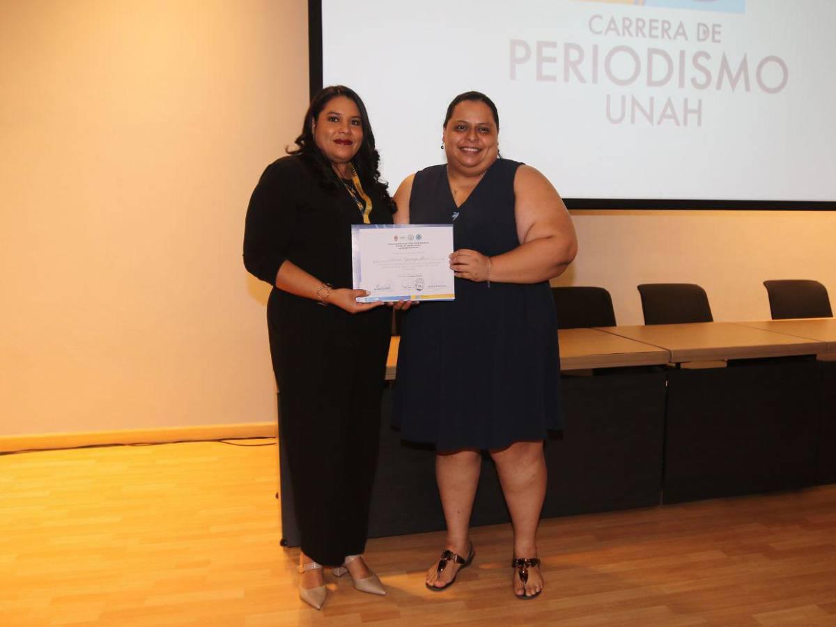 La Unah brinda especial reconocimiento a 10 egresados de la carrera de Periodismo