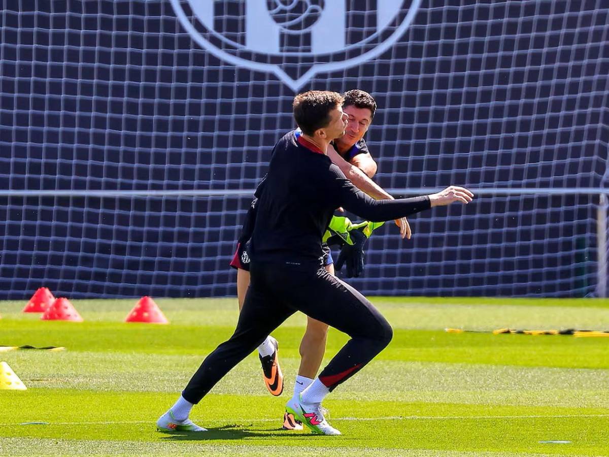 Sorprenden a todos: Lewandowski y Szczesny, 'a los golpes' en entreno del Barcelona