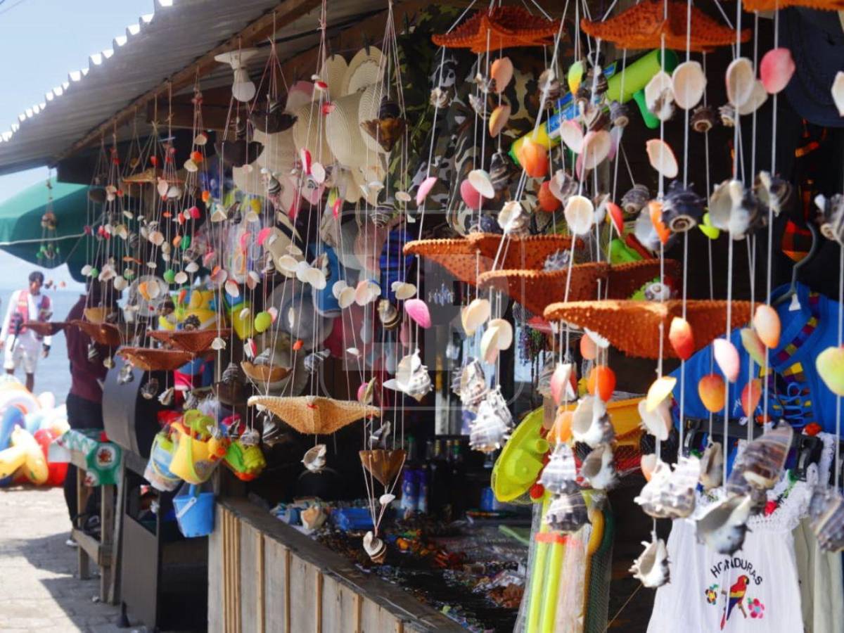 Así se vive el inicio de Semana Santa 2026 en las playas de Omoa