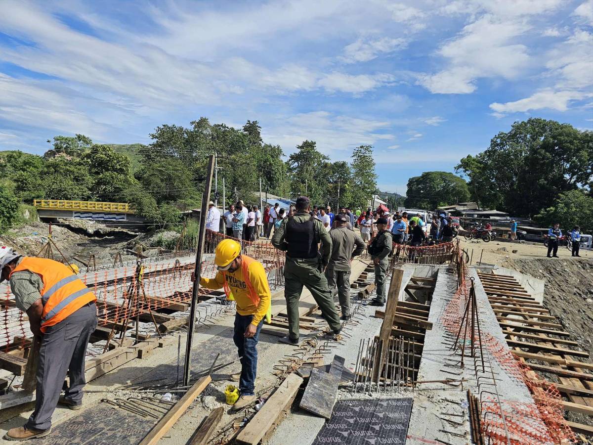 Aceleran los trabajos en el puente que conduce a Jucutuma