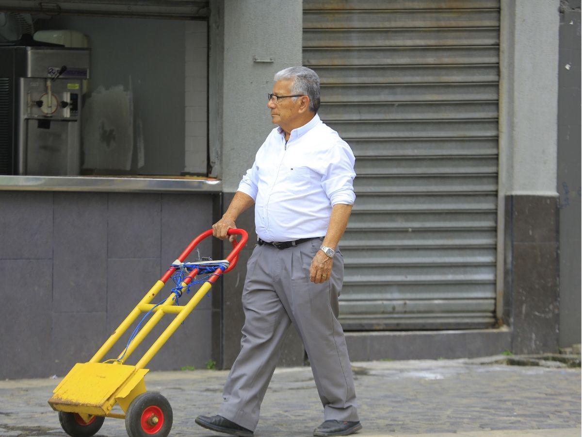 Adultos mayores en Honduras recibirán nuevos descuentos en servicios básicos