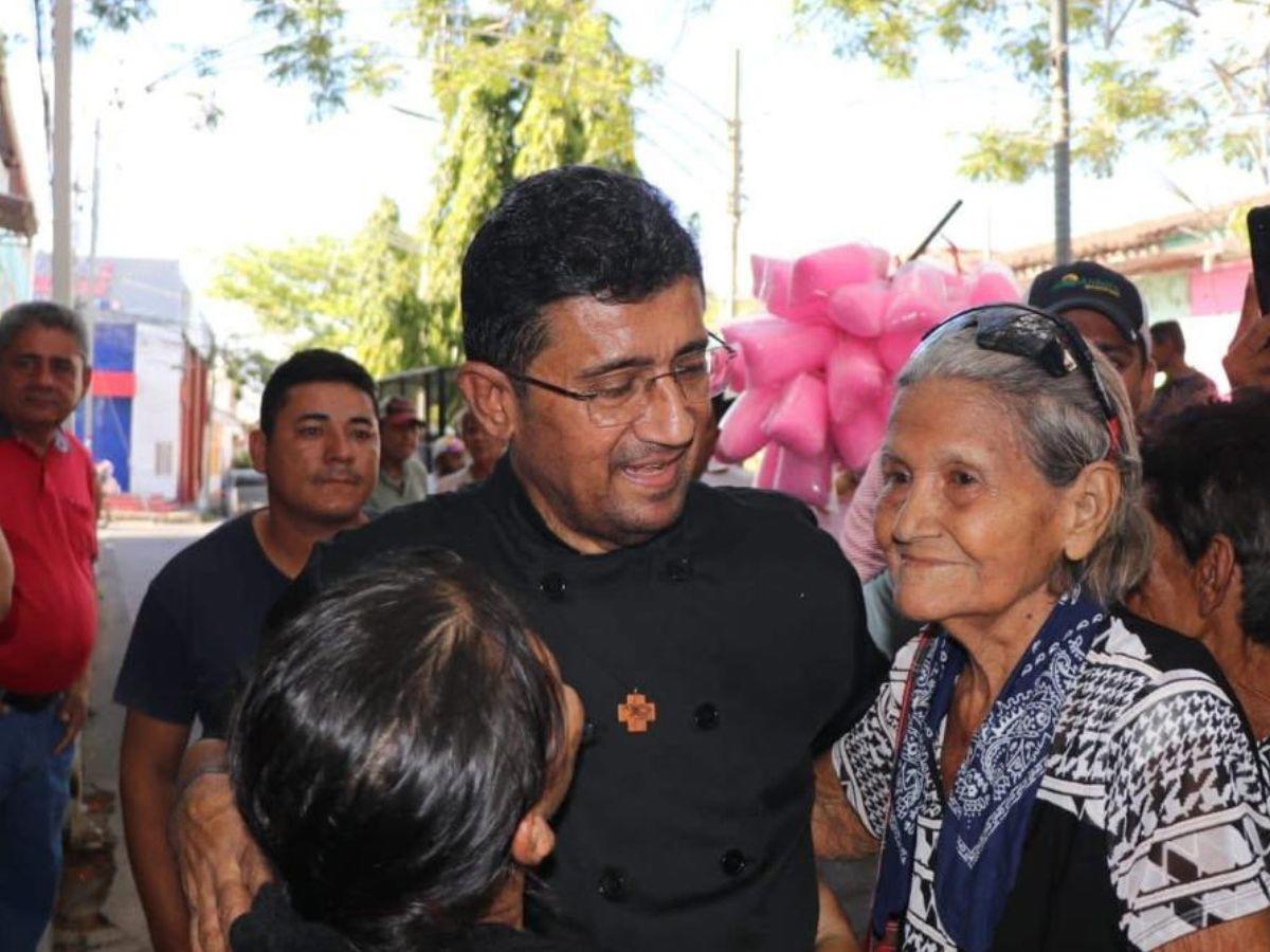 Quintín Soriano abre puesto de elotes tras dejar la alcaldía de Choluteca